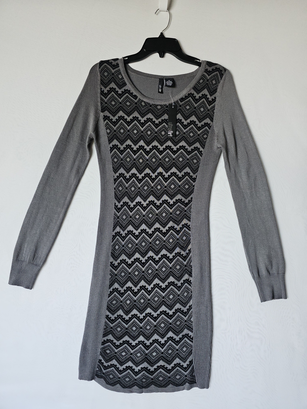 NWT Ultra Flirt Grey Geometric Aztec Pattern Long Sleeve Sweater Dress Size M
